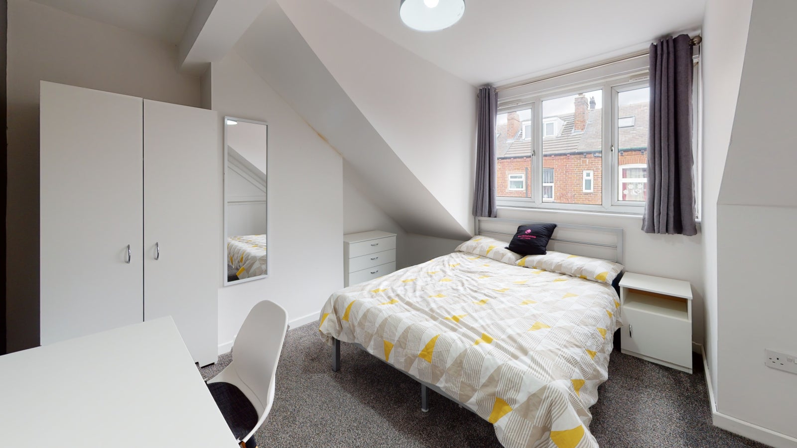 Room Burley Road in Leeds