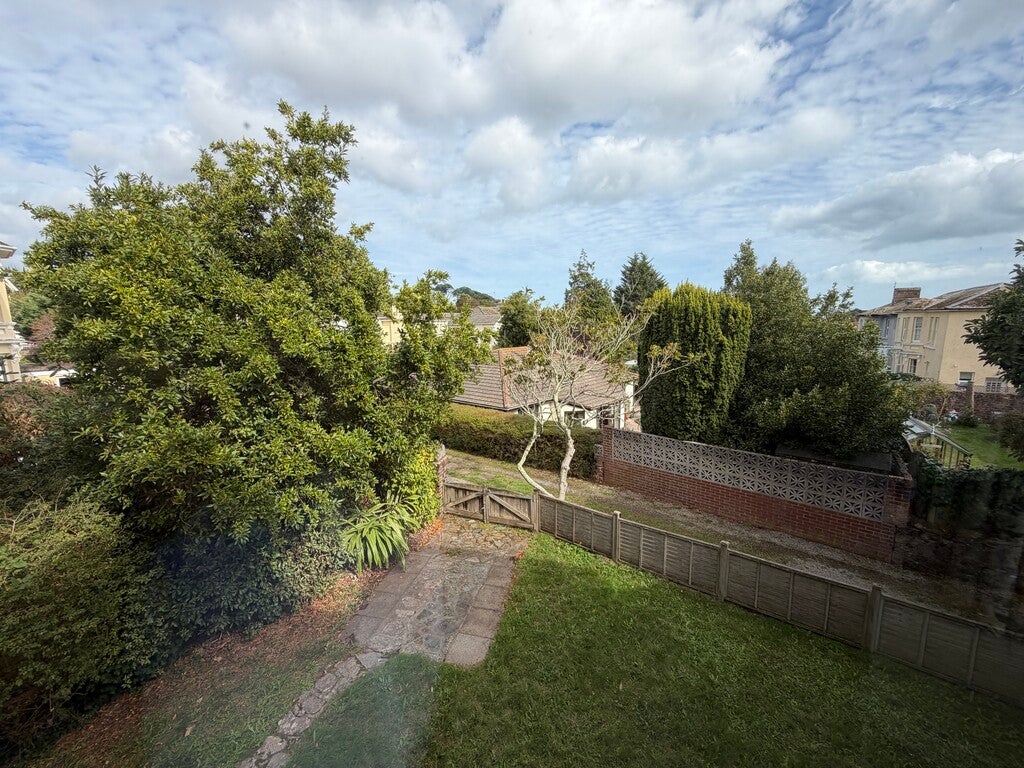 Flat Southfield Road in Paignton