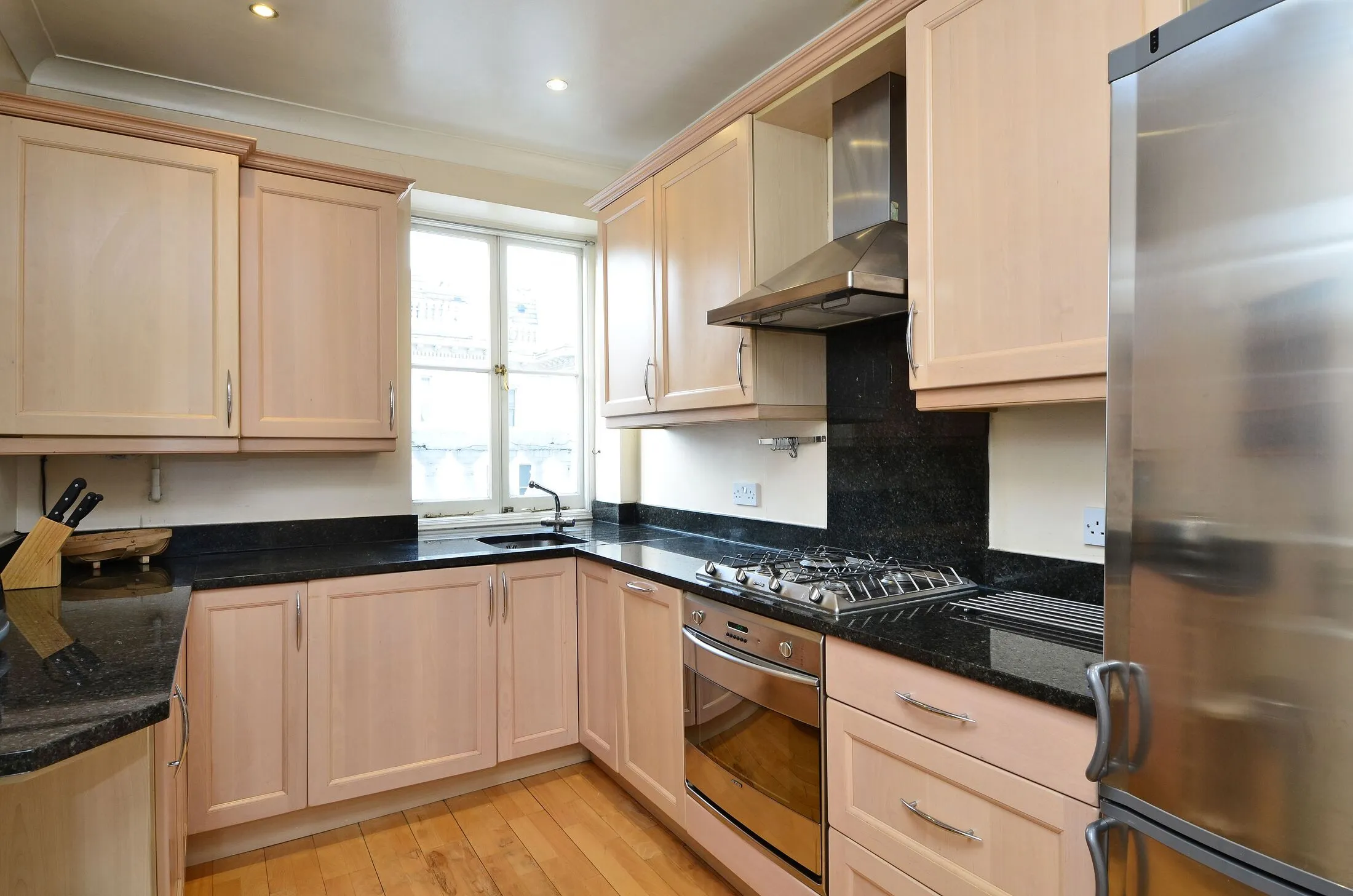 Flat Queensberry Place in Greater London