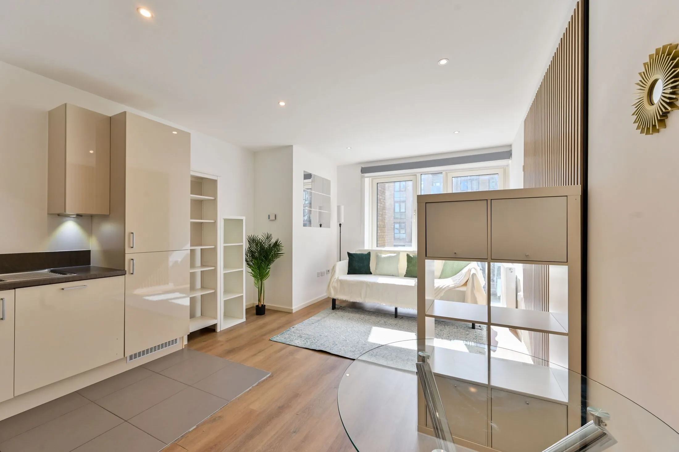 Flat Juniper Drive in Greater London