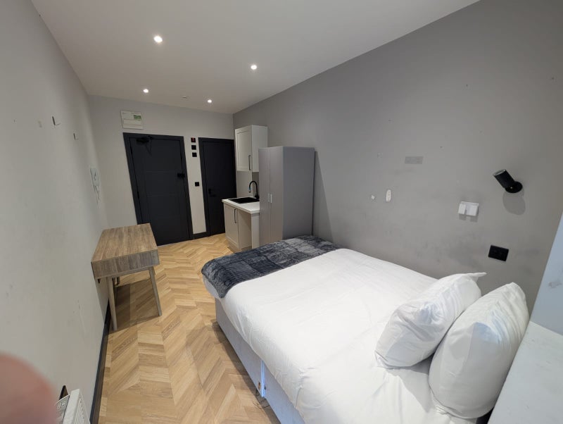 Room Uppleby Road in Poole