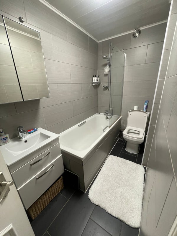 Room Chepstow Road in City of Westminster
