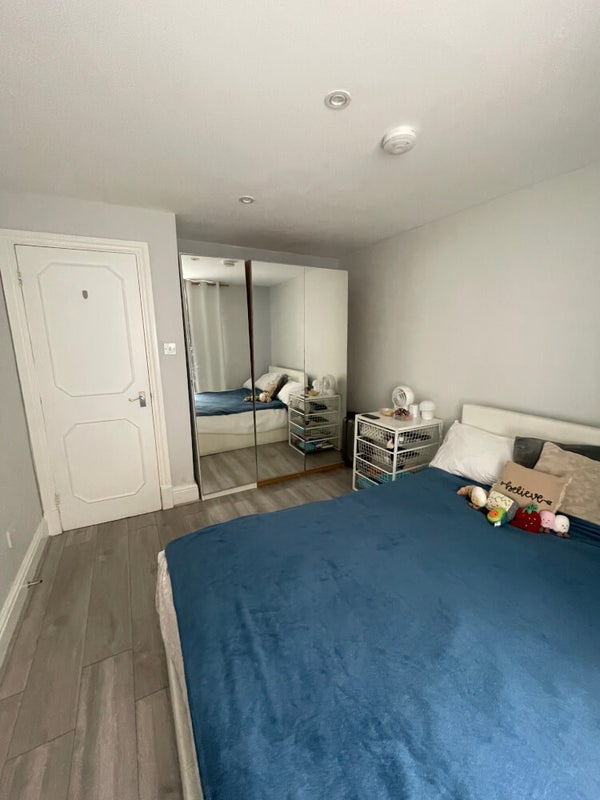 Room Chepstow Road in City of Westminster