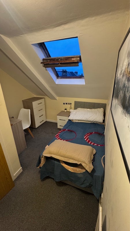 Room Murieston Road in City of Edinburgh