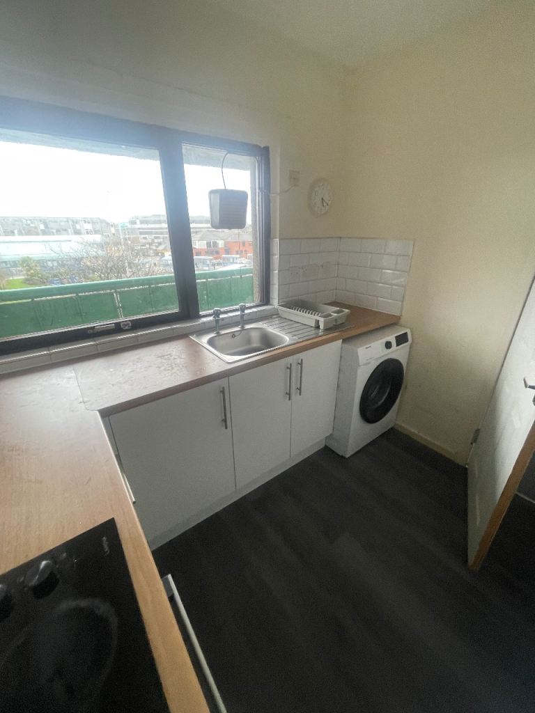 Flat Canmore Road in Glenrothes