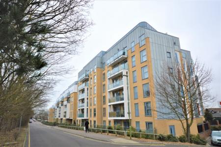 Flat Woolners Way in Stevenage