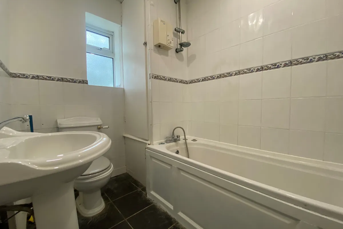 Flat Sandringham Drive in Leeds