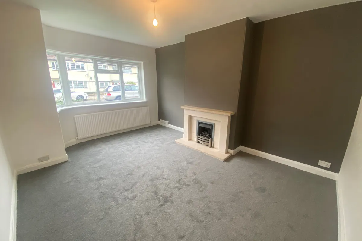 Flat Sandringham Drive in Leeds