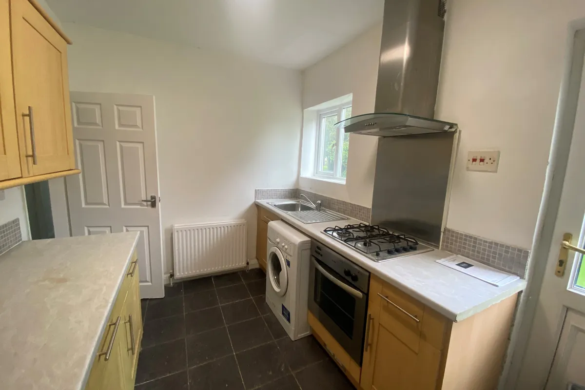 Flat Sandringham Drive in Leeds