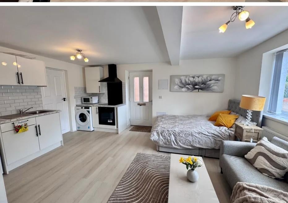 Room Charlotte Grove in Nottingham