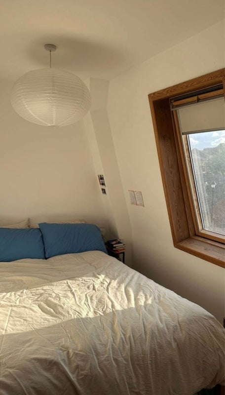 Room Grand Union Crescent in Greater London