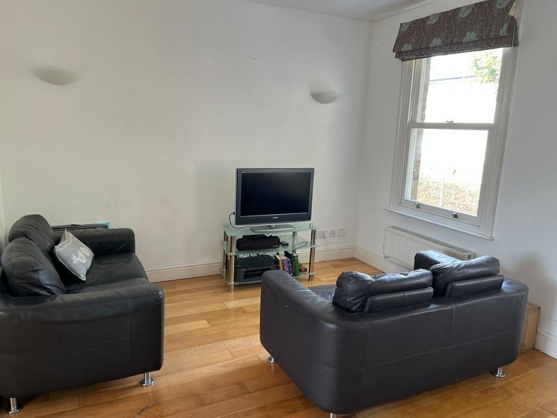 Room Raymouth Road in Greater London