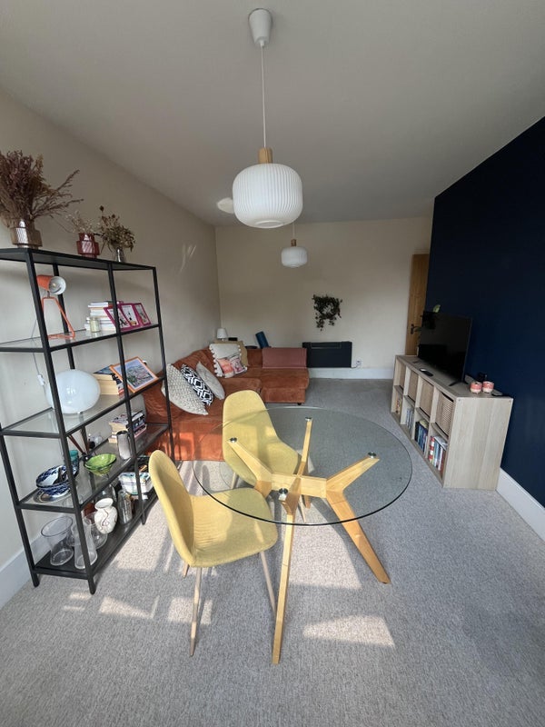 Room Middleton Road in Greater London