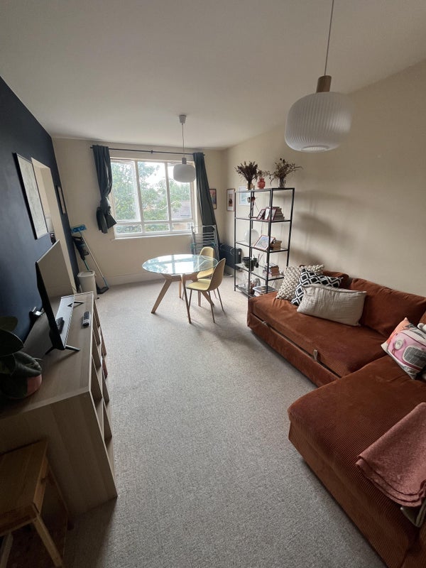 Room Middleton Road in Greater London