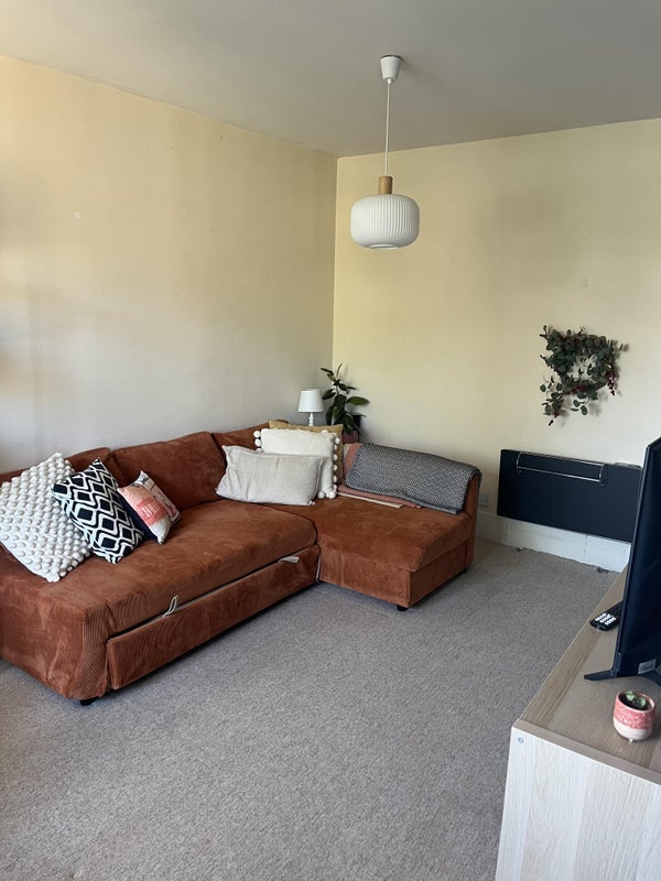Room Middleton Road in Greater London