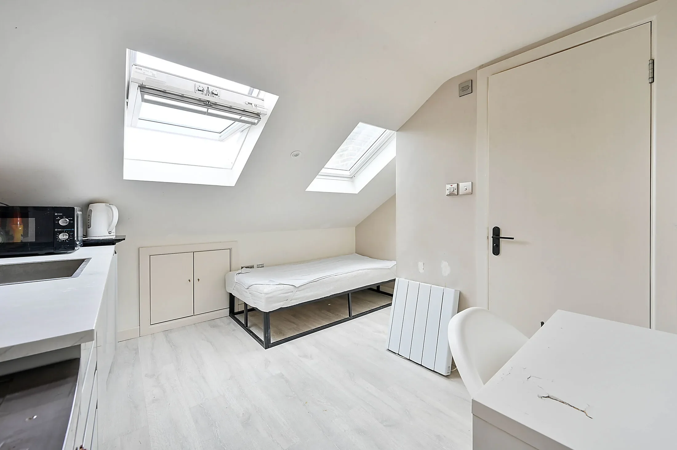 Flat Villiers Road in Greater London