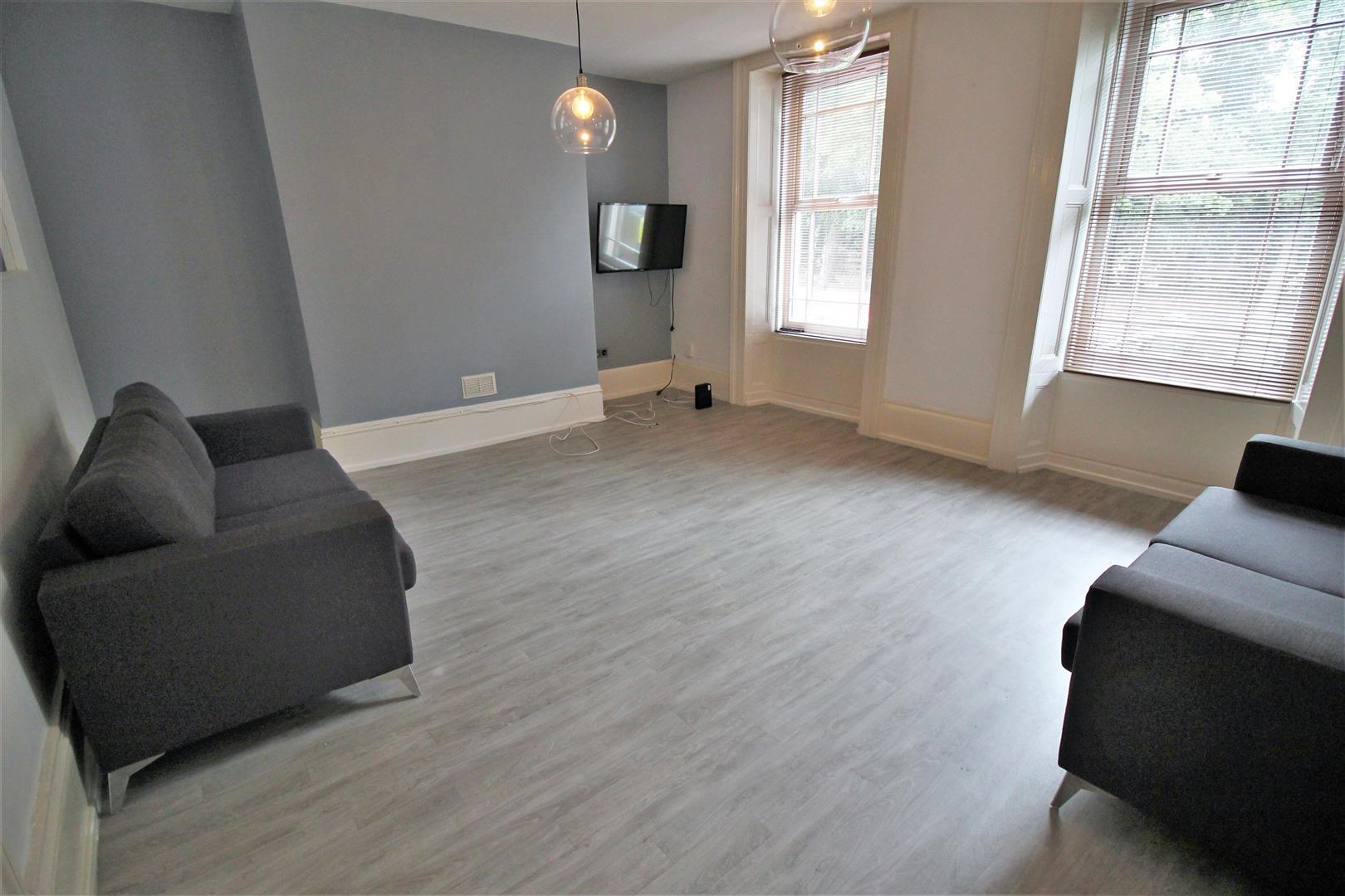 Flat North Terrace in Newcastle upon Tyne
