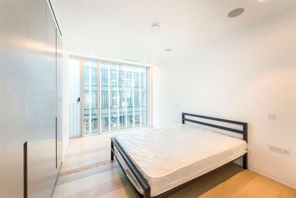 Flat Bressenden Place in City of Westminster