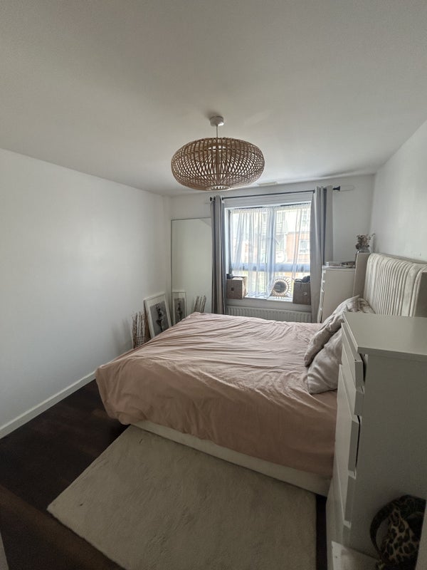 Room Heathstan Road in Greater London