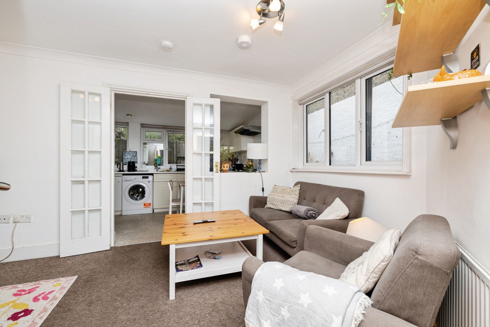 Flat Kennington Lane in Greater London