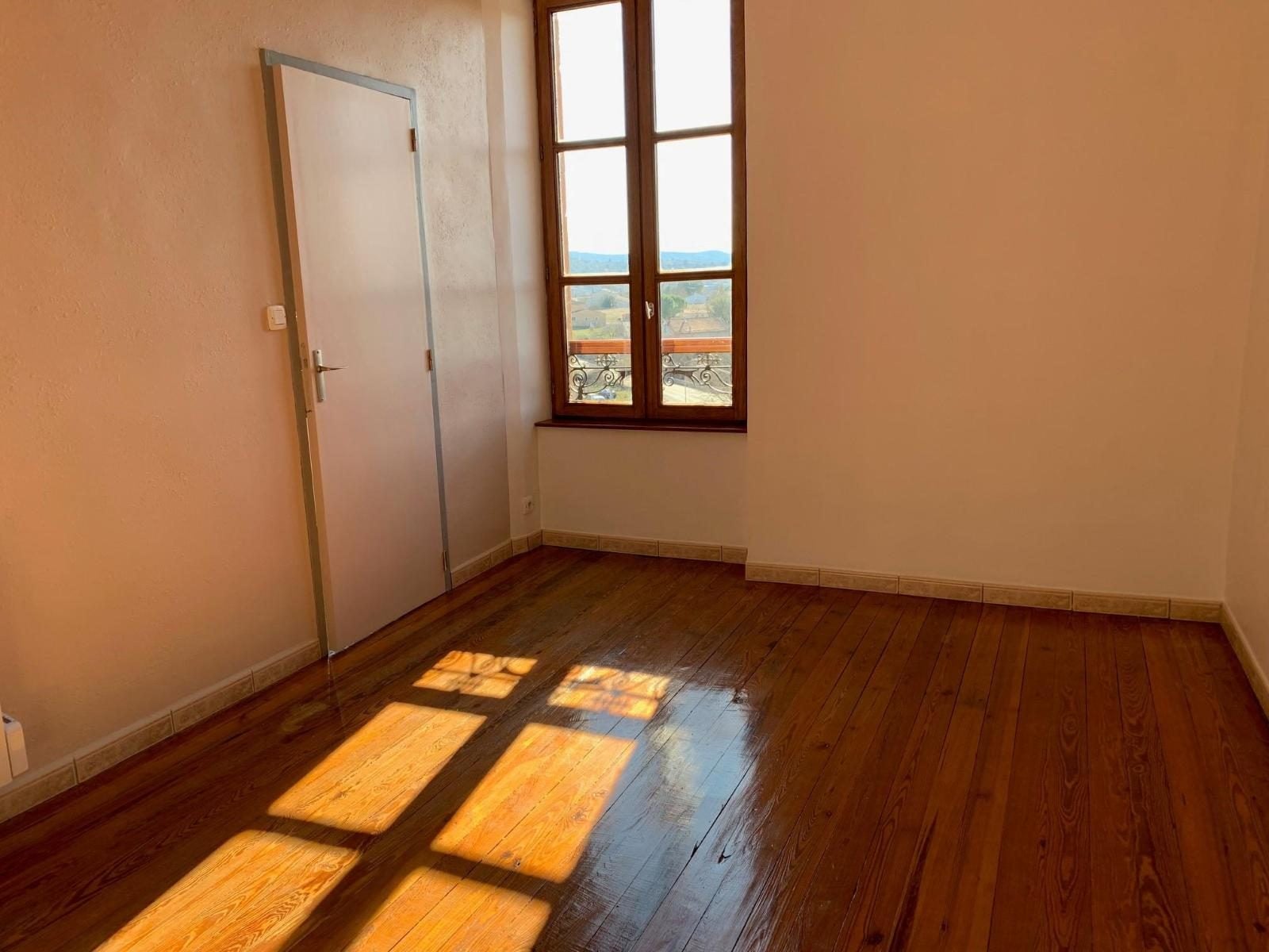 Flat Rue de la Gare in Vogüé Gare