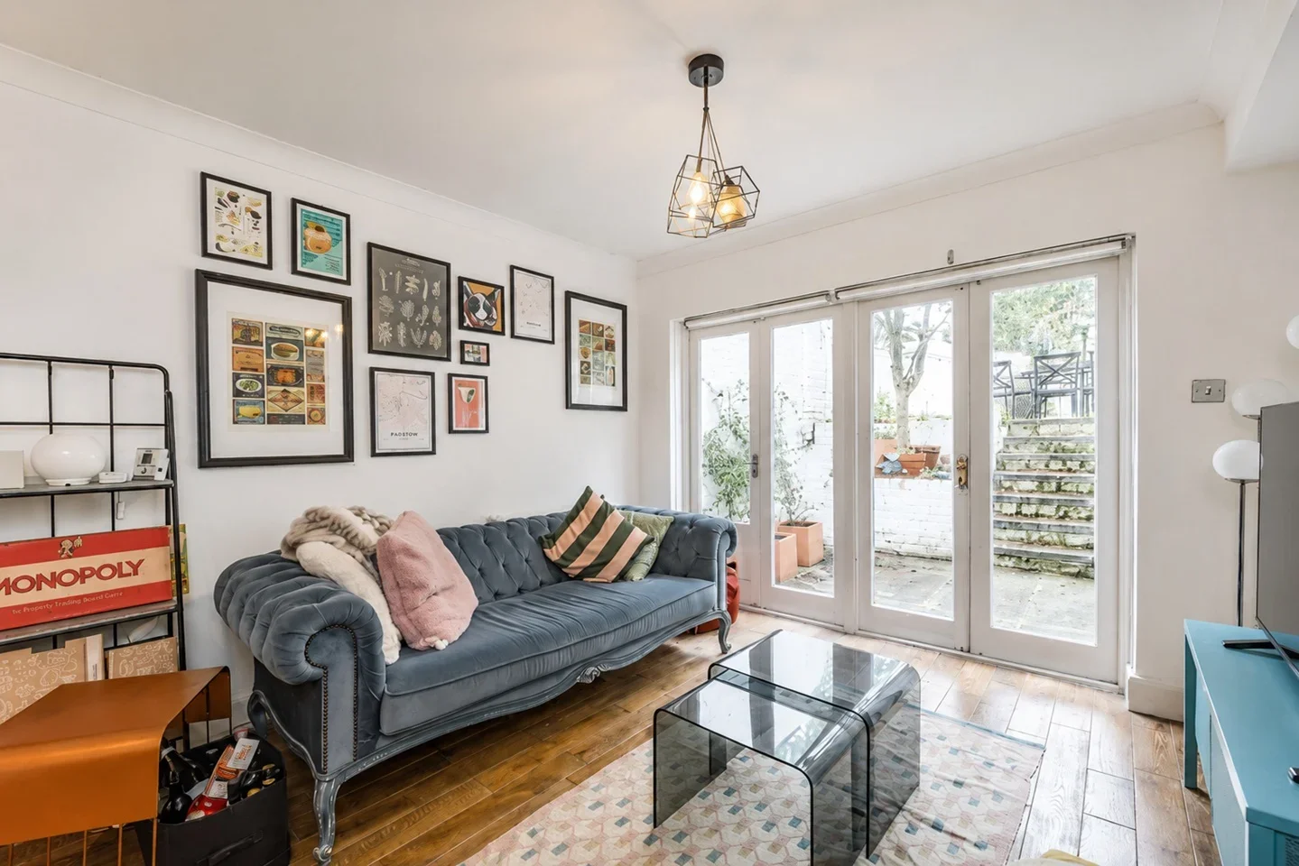 Flat Elms Road in Greater London