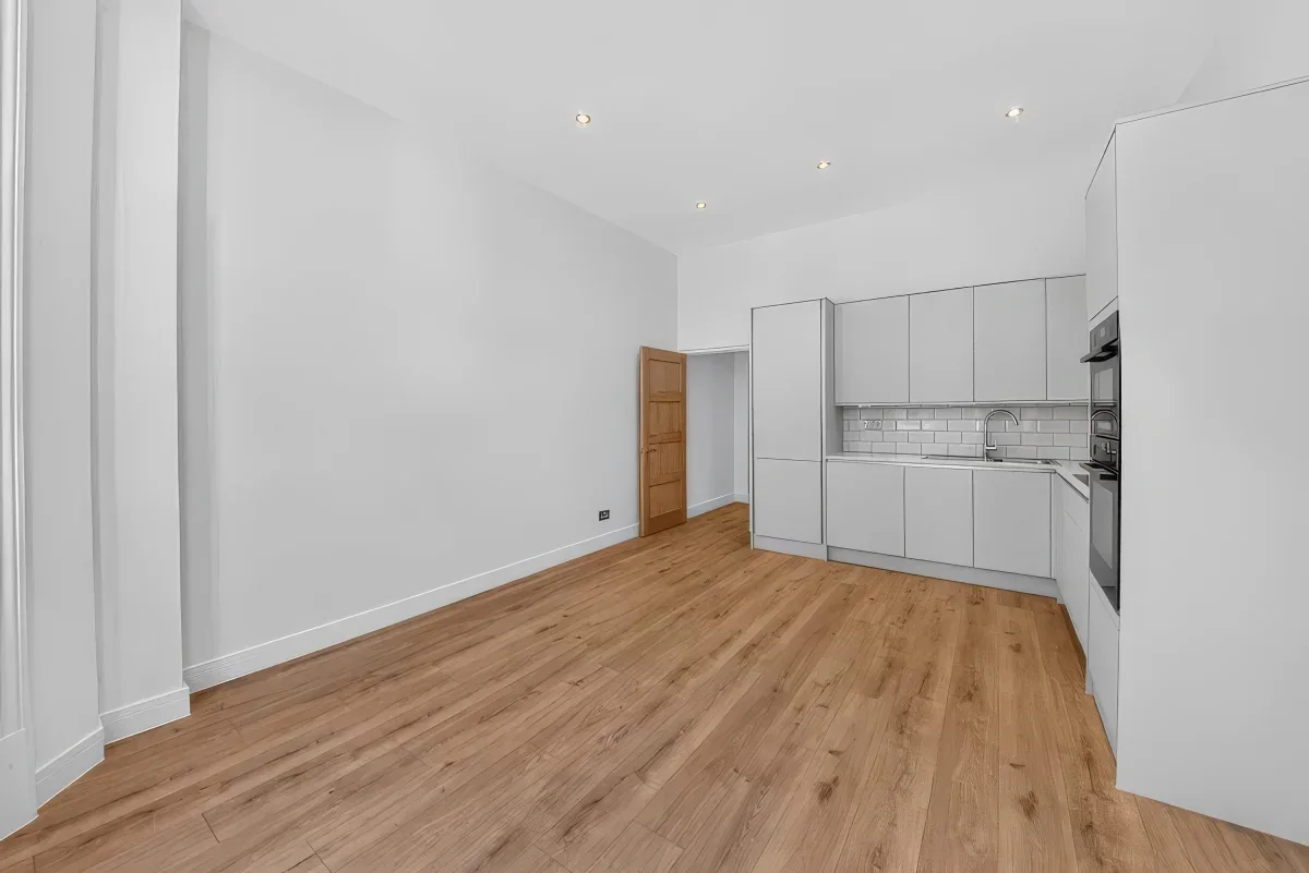 Flat Draycott Place in Greater London