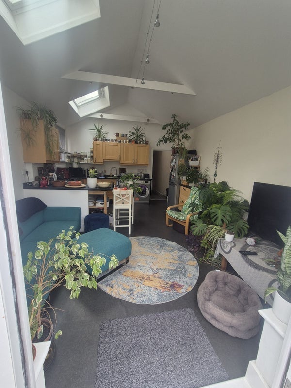 Room Chillerton Road in Greater London