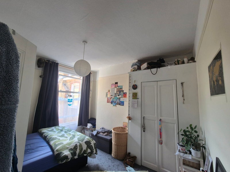 Flat Chillerton Road in Greater London