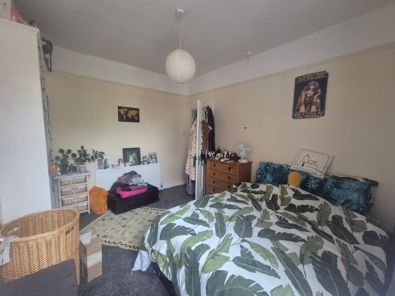 Room Chillerton Road in Greater London