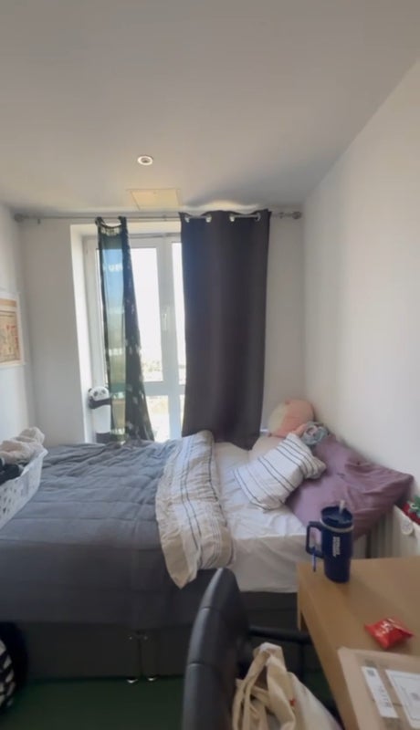 Room Wards Wharf Approach in Greater London