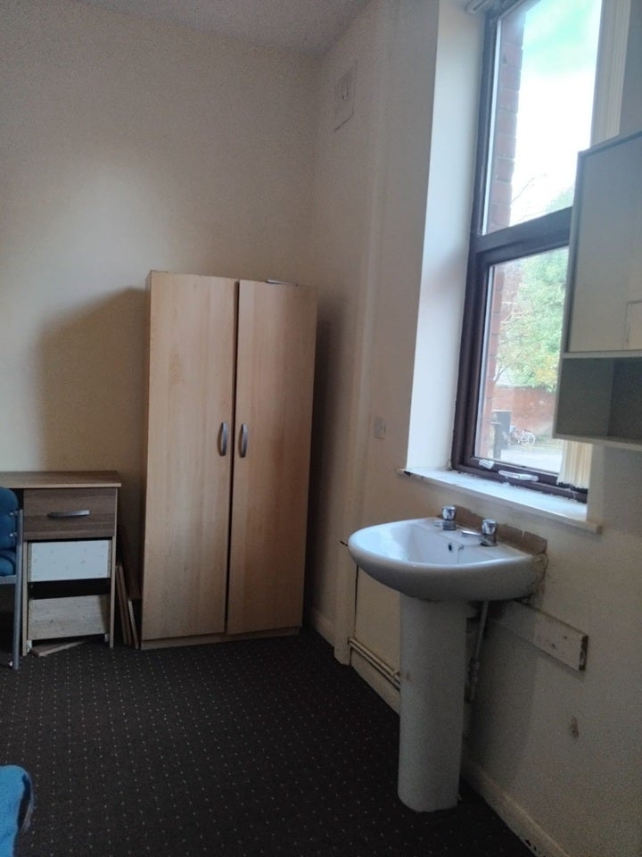 Room Back Providence Avenue in Leeds