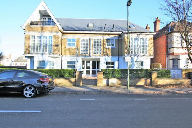 Flat John's Avenue in Greater London