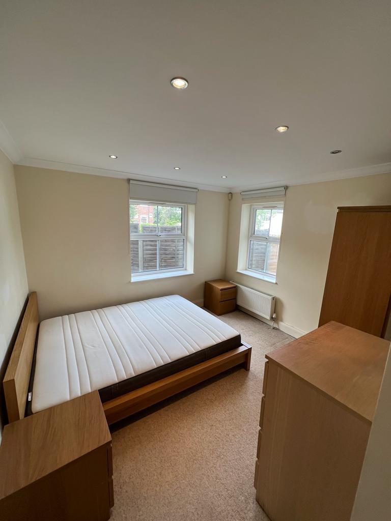Flat John's Avenue in Greater London
