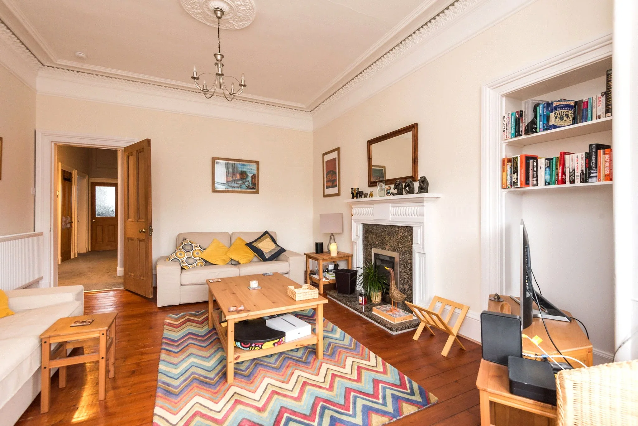 Flat Roseneath Street in City of Edinburgh