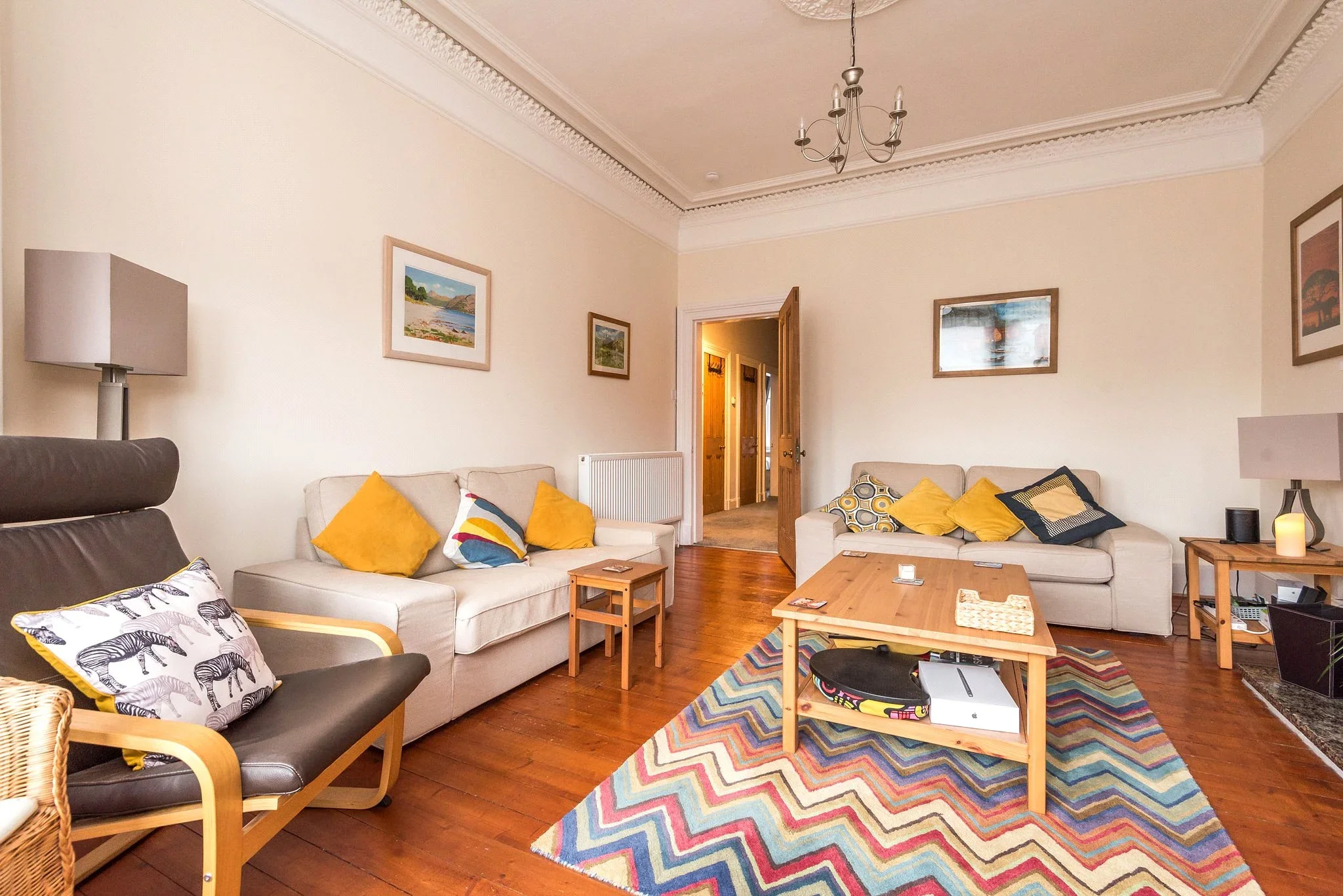Flat Roseneath Street in City of Edinburgh