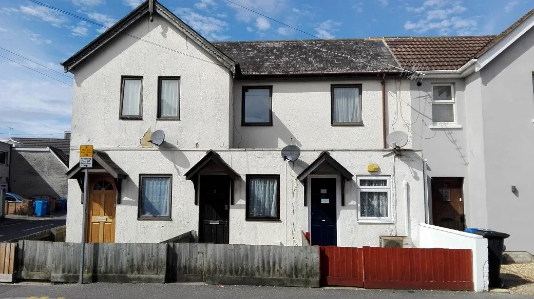 Flat Albert Road in Poole
