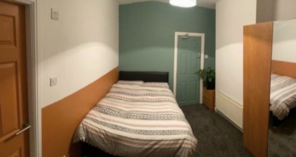 Room Back Salisbury Grove in Leeds