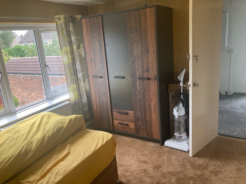 Room Parkview Road in Liverpool