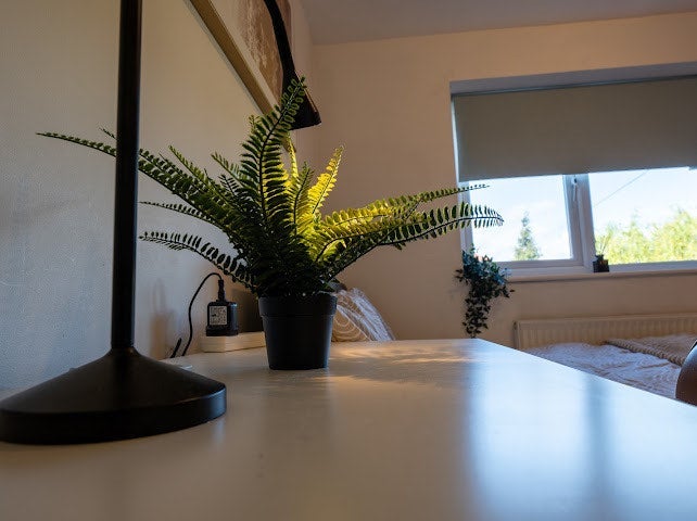 Room Heyscroft Road in Manchester
