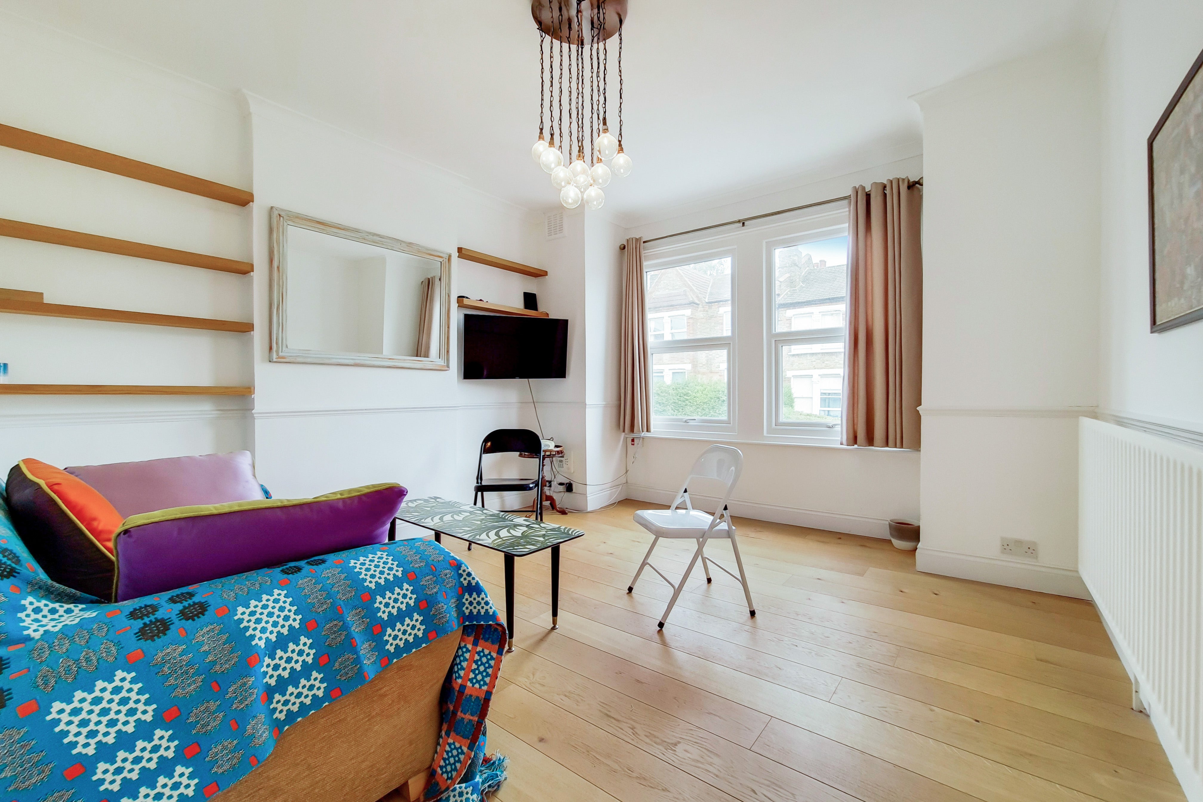 Flat Montem Road in Greater London