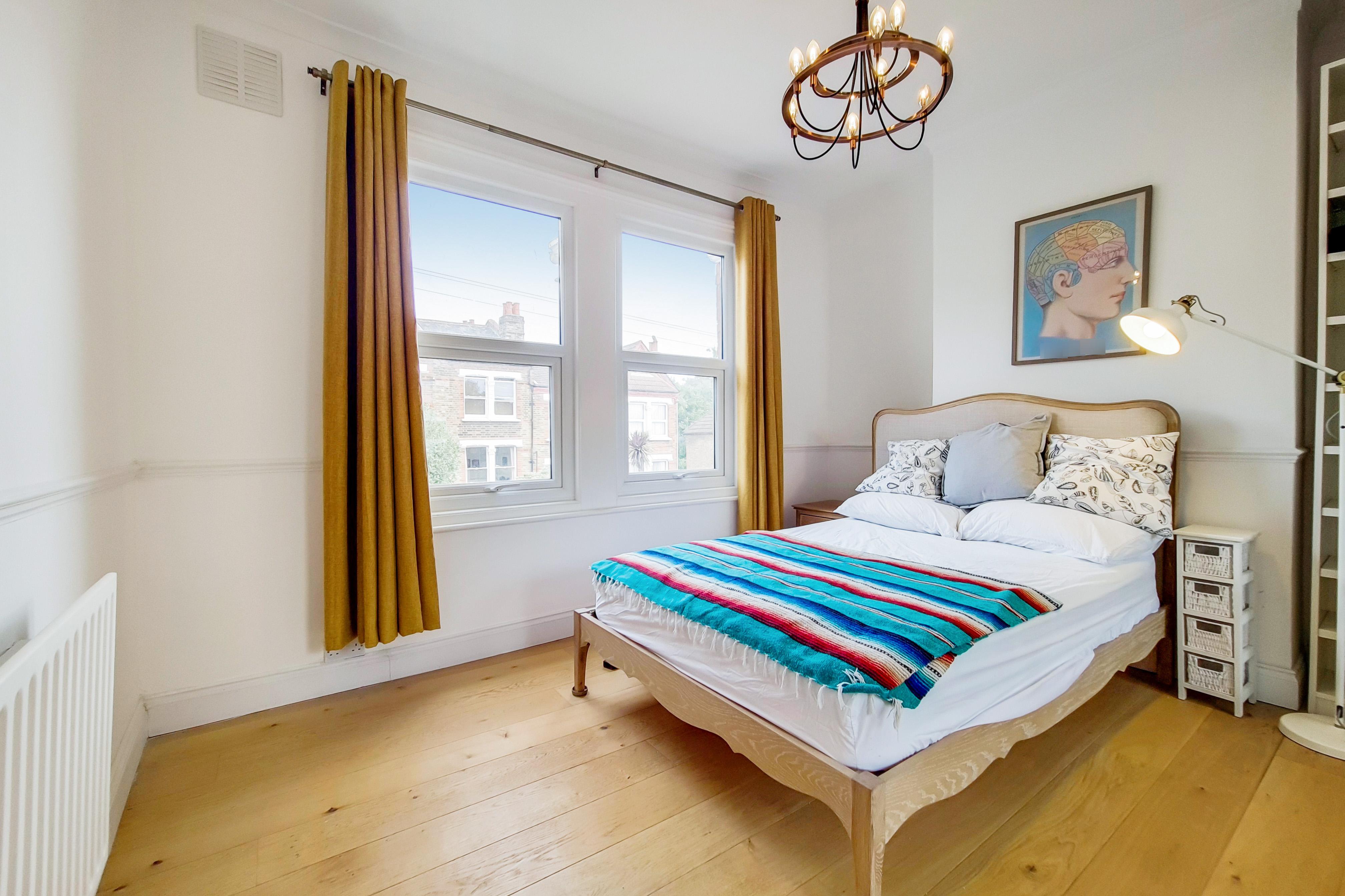 Flat Montem Road in Greater London
