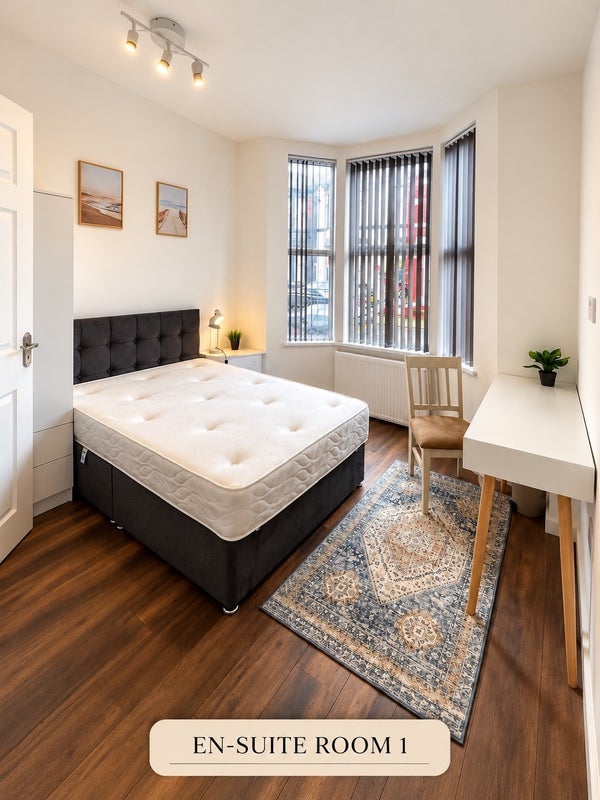 Room Ennismore Road in Liverpool