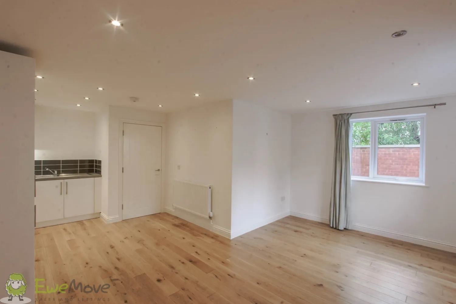 Flat Royal Oak Mews in Cheltenham