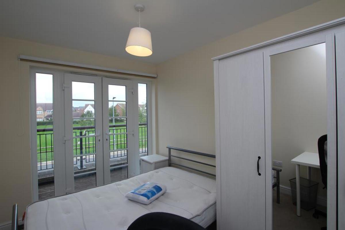 Flat Great Clover Leaze in Harry Stoke