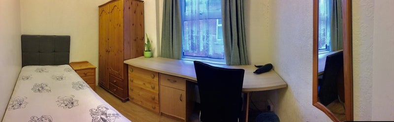 Room Station Road in Greater London