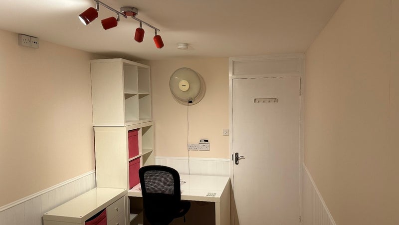 Room Sycamore Close in Greater London