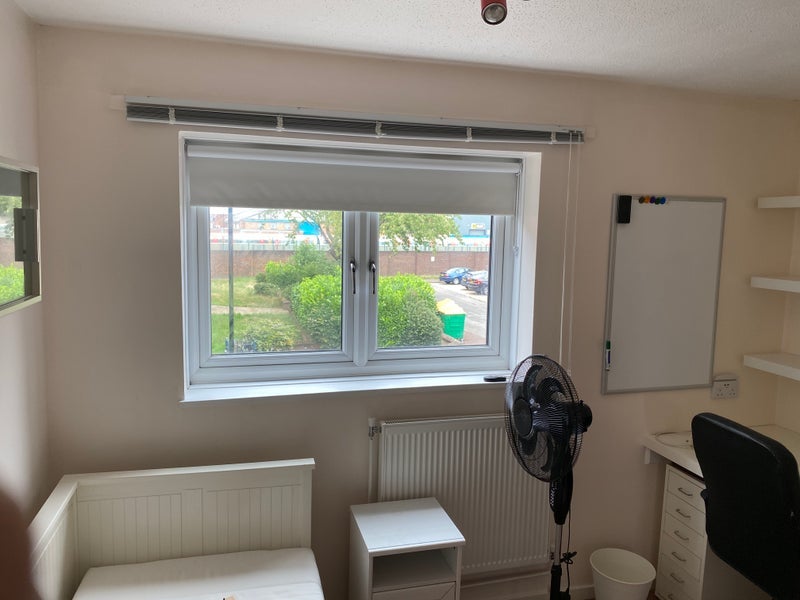 Room Sycamore Close in Greater London
