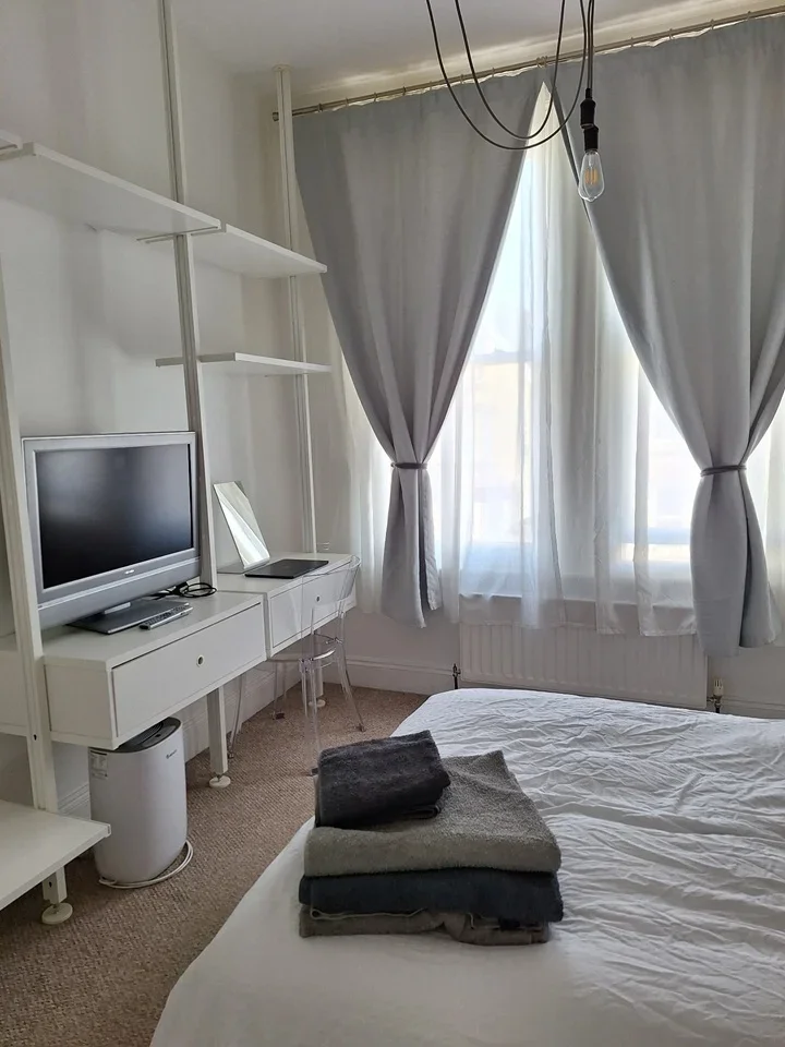 Flat Campden Road in Greater London