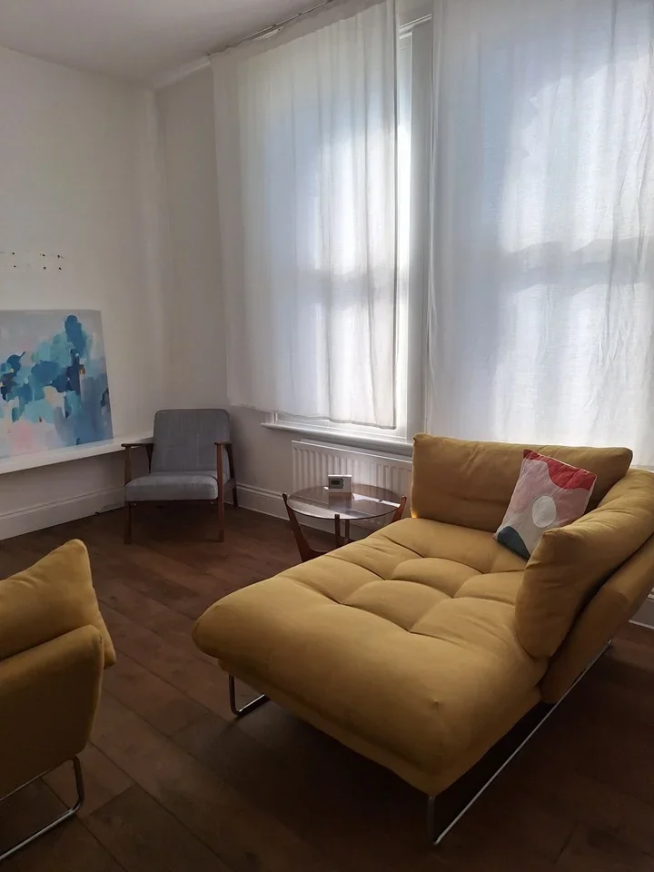 Flat Campden Road in Greater London
